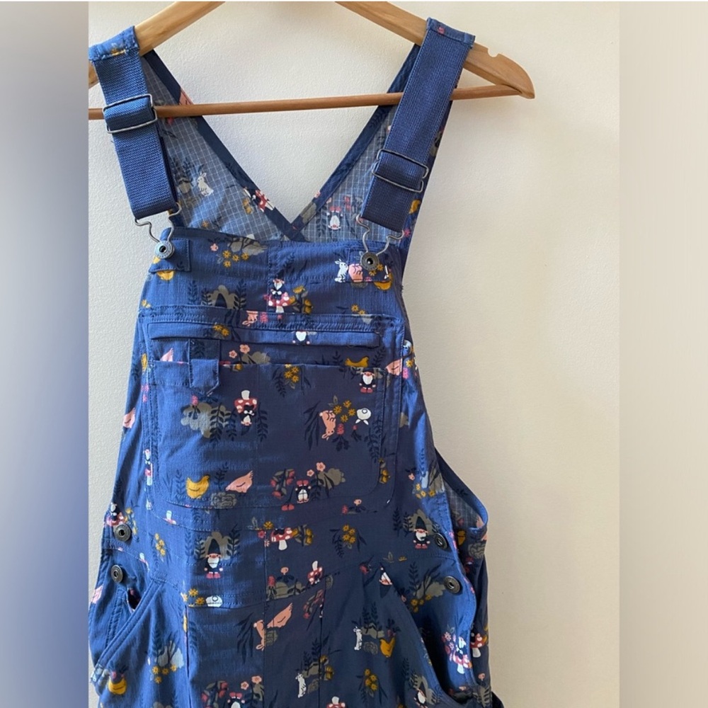 Duluth Trading Overall Shorts with Chickens, Bunnies, and Gnomes XS - Picture 1 of 7